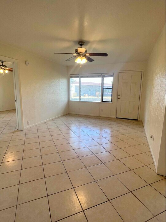 401 Buchanan Dr in Burnet, TX - Foto de edificio