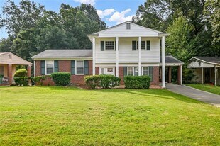 2900 Eleanor Terrace NW in Atlanta, GA - Building Photo