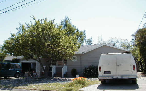 1405 Park Ave in Novato, CA - Foto de edificio