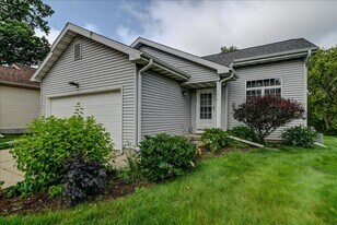 1214 Carpenter St in Madison, WI - Building Photo