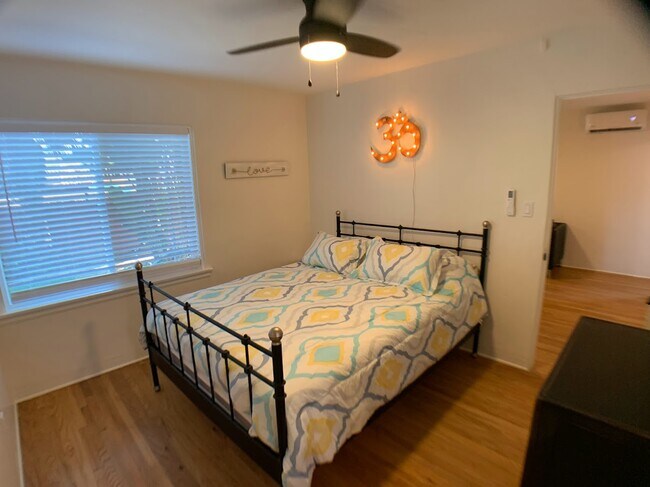 4788 W Mountain View Dr, Unit 1 in San Diego, CA - Building Photo - Building Photo