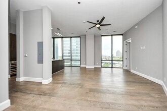 1409 Post Oak Blvd in Houston, TX - Building Photo - Building Photo