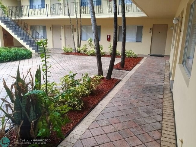 property at 515 S Sequoia Dr