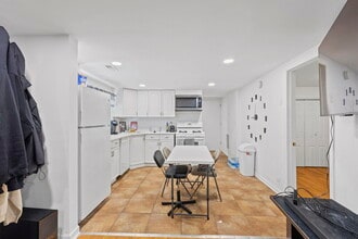 5230 S Lockwood Ave in Chicago, IL - Building Photo - Building Photo