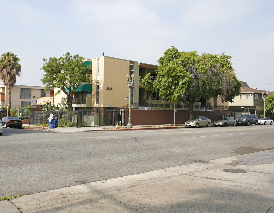 3838 W 8th St in Los Angeles, CA - Building Photo