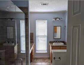 12319 Campos Dr in Houston, TX - Building Photo - Building Photo