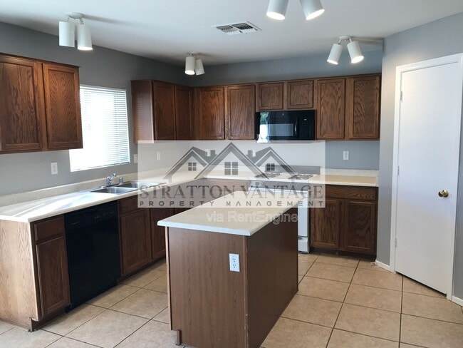 12525 W Rosewood Ln in El Mirage, AZ - Building Photo - Building Photo