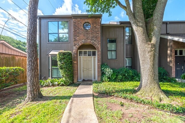 701 Bering Dr in Houston, TX - Foto de edificio - Building Photo