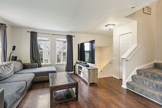 361 Holiday Ln in Hainesville, IL - Foto de edificio - Building Photo