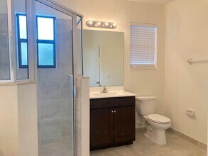 6145 Bangalow Dr in Greenacres, FL - Foto de edificio - Building Photo
