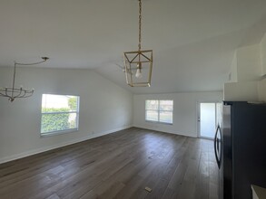 7399 SE Flamingo Way in Hobe Sound, FL - Building Photo - Building Photo