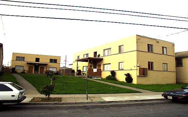 237 Armour Ave in South San Francisco, CA - Building Photo