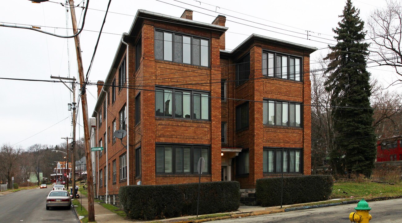 8001 Susquehanna St in Pittsburgh, PA - Foto de edificio