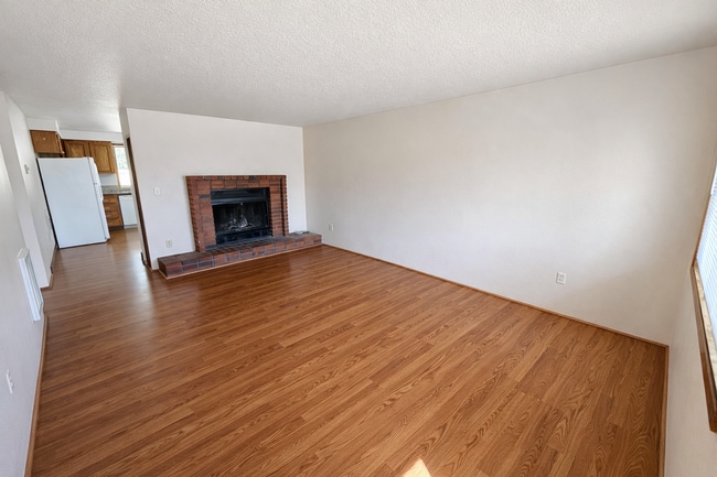 10717-10717 SE Bush St in Portland, OR - Building Photo - Building Photo