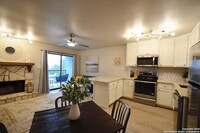 1559 Parkview Dr, Unit 5C in Canyon Lake, TX - Building Photo - Building Photo