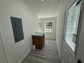 10621 Parker Dr in Willis, TX - Building Photo - Building Photo