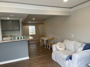 3713 Rosehedge Dr, Unit One Bedroom Apartment in Fullerton, CA - Foto de edificio - Building Photo