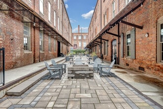 River District Lofts in Danville, VA - Foto de edificio - Building Photo