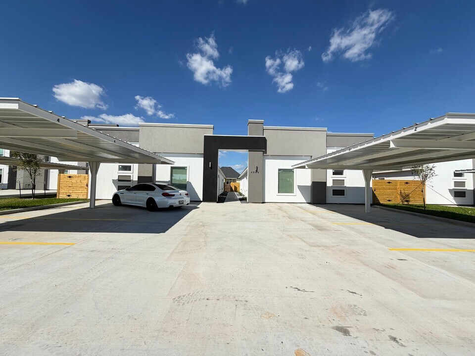 3900 Ventura Ave, Unit 1 in Edinburg, TX - Building Photo