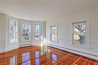 292 Pleasant St in East Providence, RI - Building Photo - Building Photo