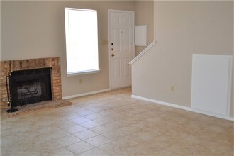 1247 Dallas Dr in Denton, TX - Building Photo - Building Photo