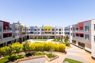 Park Plaza in Palo Alto, CA - Building Photo - Building Photo