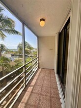 2935 NE 163rd St, Unit 3P in North Miami Beach, FL - Building Photo - Building Photo
