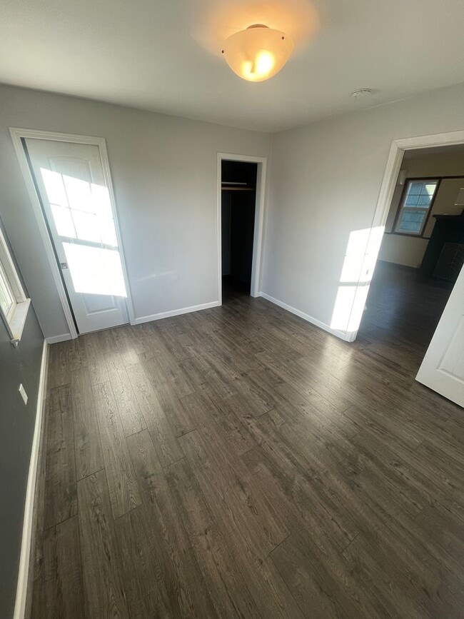 property at 229 E Vine St