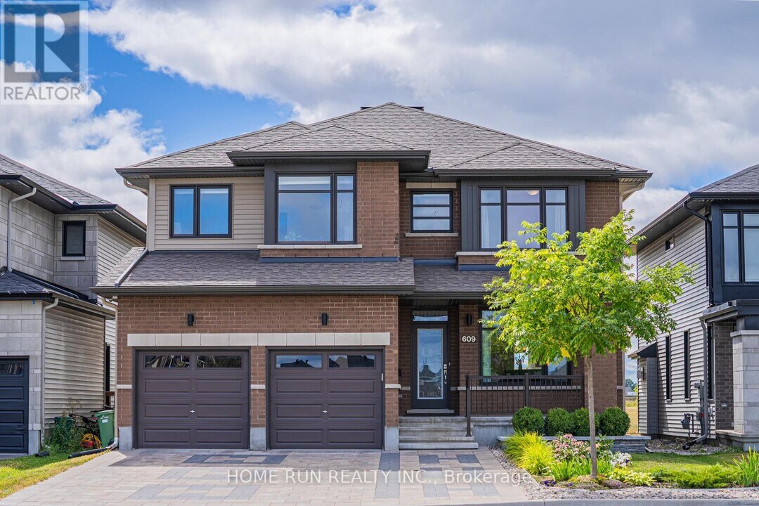 609 Triangle St in Ottawa, ON - Building Photo