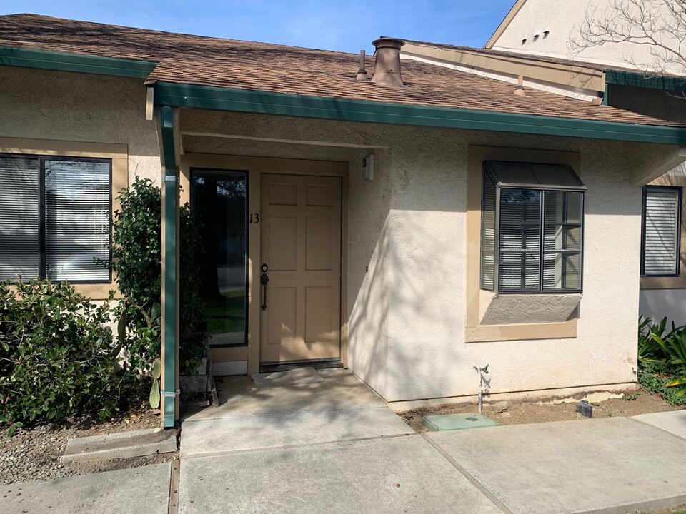 2128 Bueno Dr in Davis, CA - Building Photo