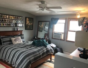 45 Thurston St, Unit 2 in Somerville, MA - Foto de edificio - Building Photo