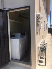 4068 Oakcrest Dr, Unit 1 in San Diego, CA - Foto de edificio - Building Photo