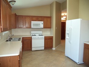 2903 Windy Hollow Ln in Dickinson, TX - Building Photo - Building Photo