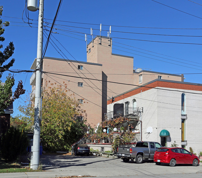 Collete Apartments in Hamilton, ON - Building Photo - Building Photo