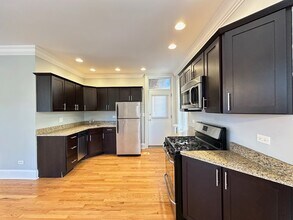 4414 N Rockwell St, Unit A09W in Chicago, IL - Foto de edificio - Building Photo