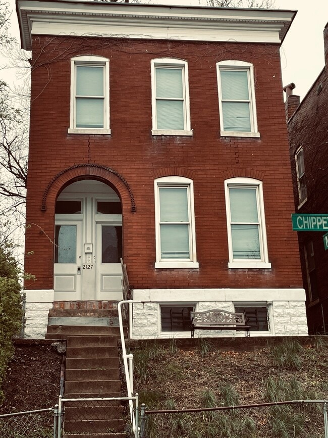property at 2127 Chippewa St