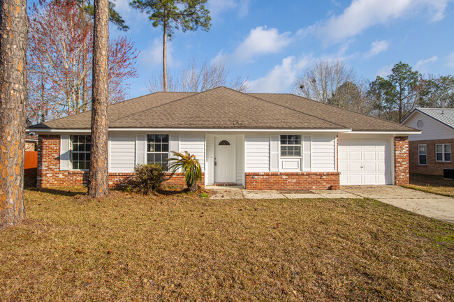 property at 4079 Groveland Rd