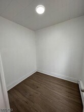 372 Elm St in Newark, NJ - Building Photo - Building Photo
