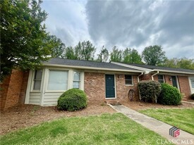 595 Macon Hwy in Athens, GA - Building Photo