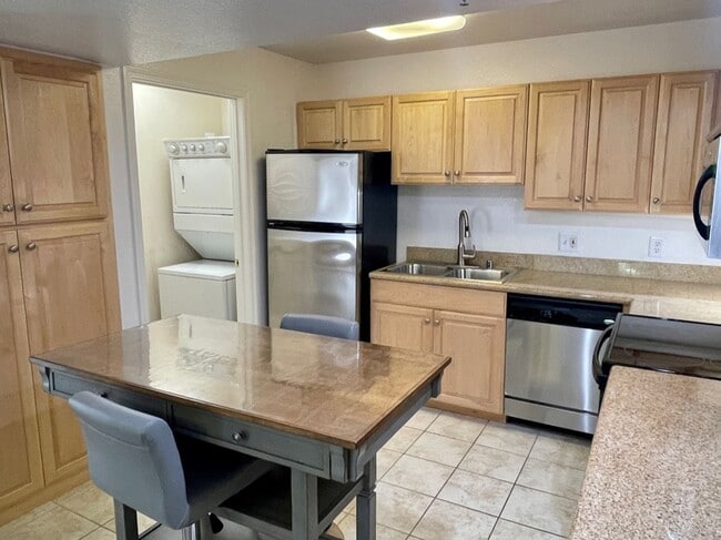631 E El Camino Real in Sunnyvale, CA - Building Photo - Building Photo