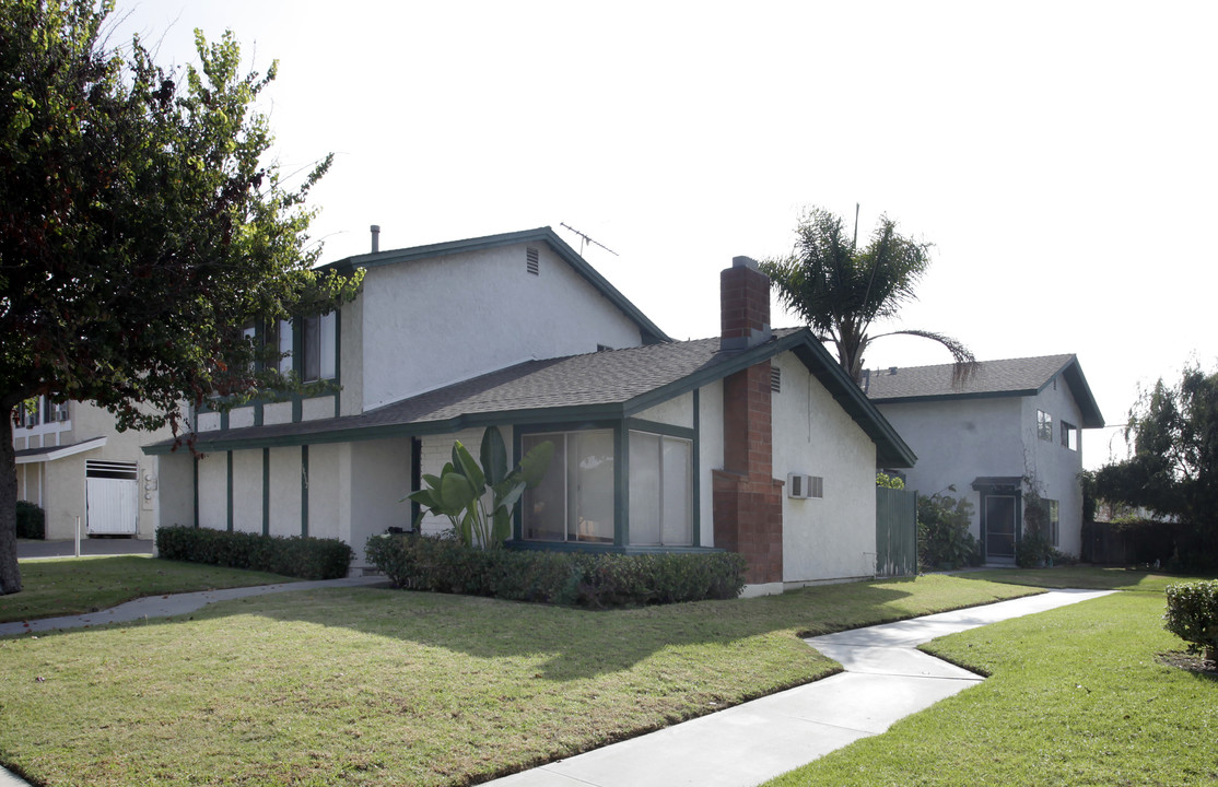 10532 Torrington Cir in Westminster, CA - Foto de edificio