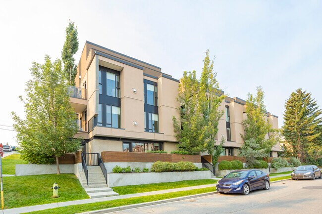 2905 16th St SW in Calgary, AB - Building Photo - Building Photo