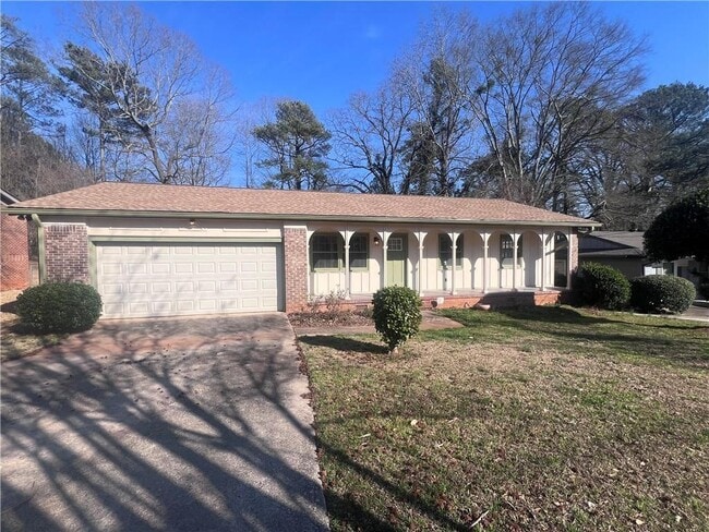 2274 Greenway Dr in Decatur, GA - Building Photo - Building Photo