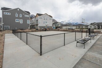 273 E 1850 N in North Ogden, UT - Building Photo - Building Photo