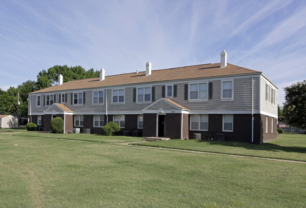 Pendleton Place Apartments in Memphis, TN - Building Photo