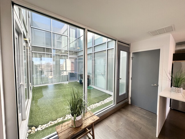 1422 N 7th St, Unit 4 in Philadelphia, PA - Foto de edificio - Building Photo