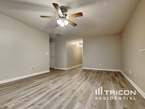 180 Lassiter Dr in Covington, GA - Building Photo - Building Photo