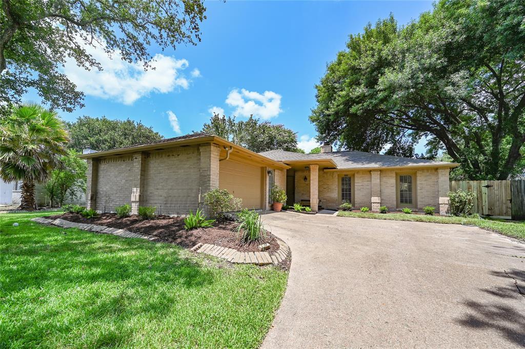 2822 Swan Meadow Ct in League City, TX - Foto de edificio