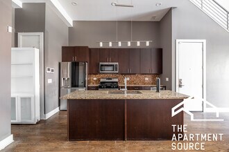 1008 W Lake St in Chicago, IL - Building Photo - Building Photo