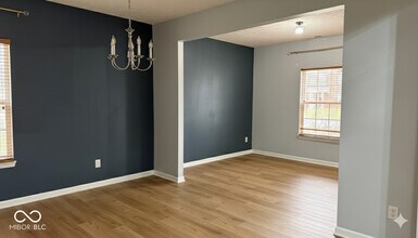 645 Fireside Dr in Greenwood, IN - Building Photo - Building Photo